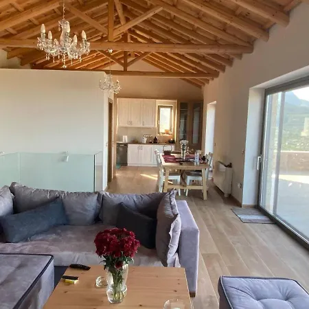 Lovely 3-Bed Villa Private Pool In Agios Nikolaos Villa