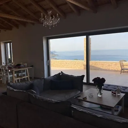 Lovely 3-Bed Villa Private Pool In Agios Nikolaos Riglia